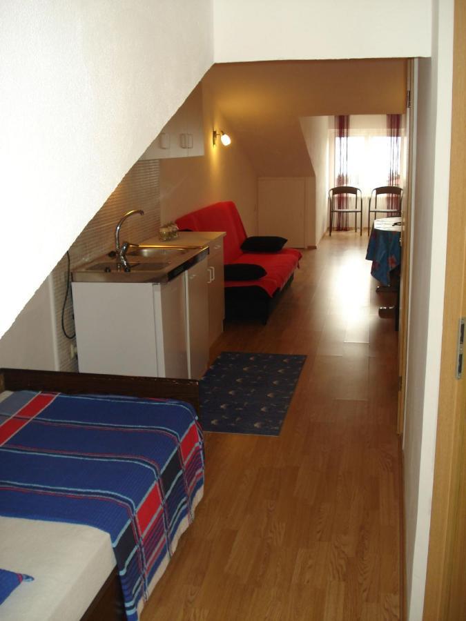 Apartments Villa Angela Кърк Стая снимка